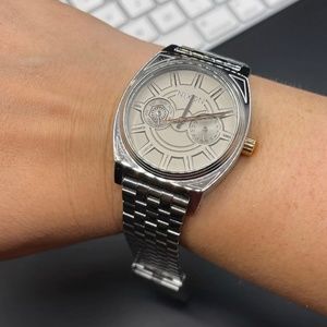 Nixon x Star Wars Captain Phasma